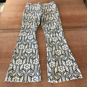 We The Free Black and White Floral Flare Jeans 29 short.
